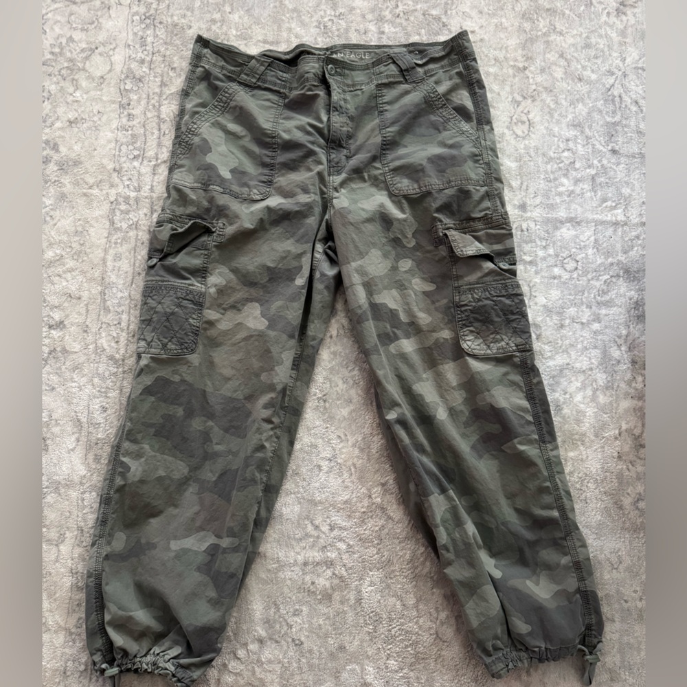 American Eagle Outfitters Camouflage Jogger Pants